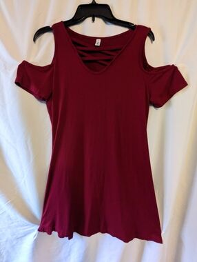 NWOT Leo Rosi Burgundy Cold Shoulder  Dress Sz.M